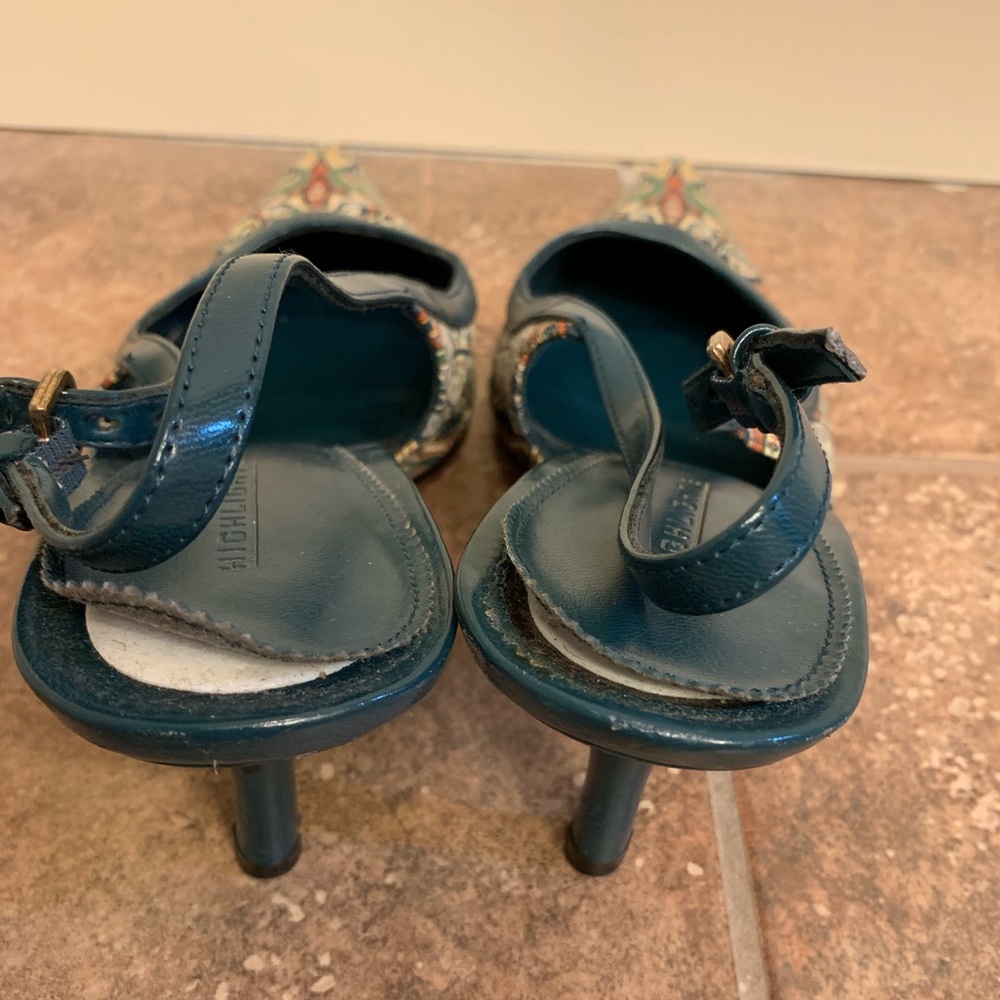 Heels - Picture 3 of 4